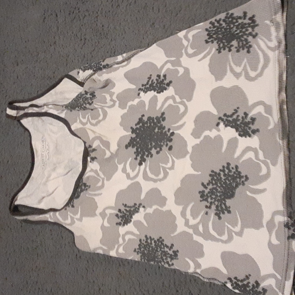 Women's gray scale floral tank top
